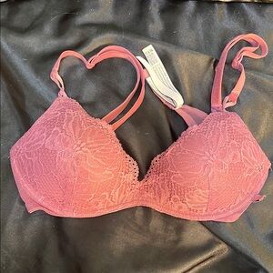 NWOT Victoria’s Secret Lace Underwire free Bra